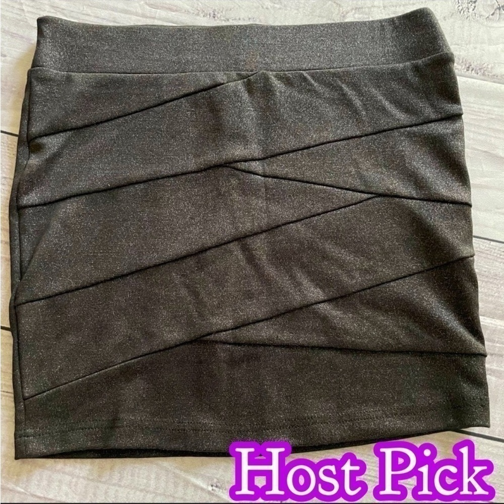 𝅺✅2x Host Pick✅ Daytrip Mini Skirt, Medium